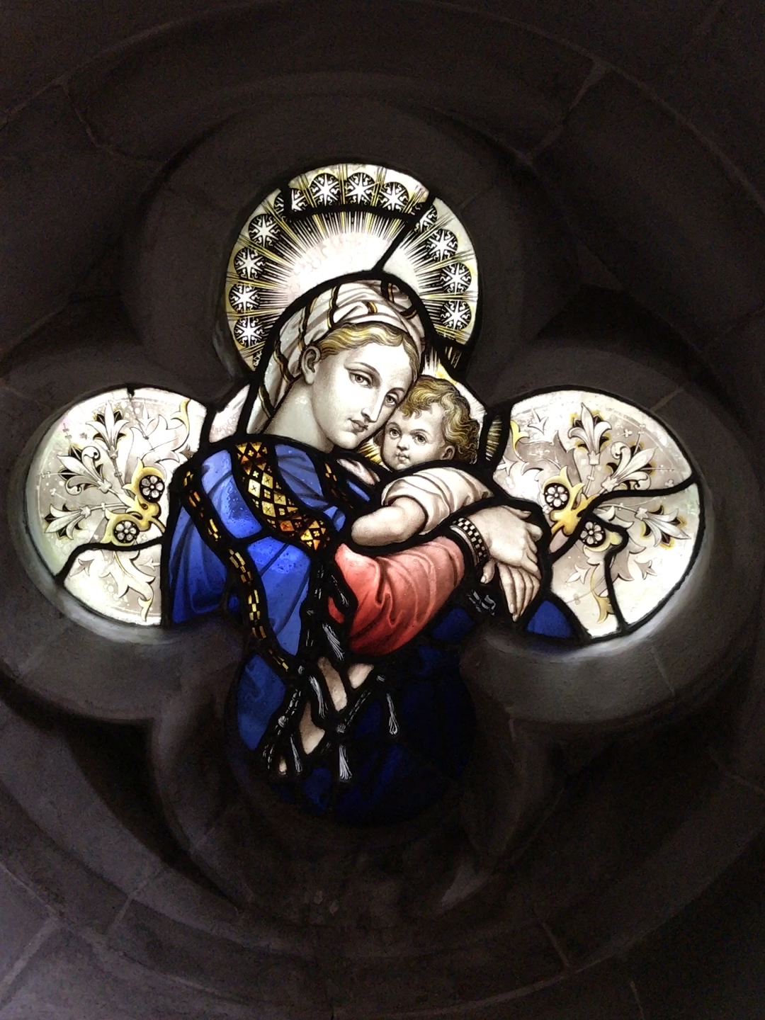 ashdownparkstainedglass.jpg